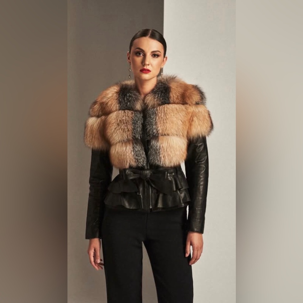 Motto Design By Oruc Women's Black Leather Jacket with Natural Fur Collar - Picture 3 of 11